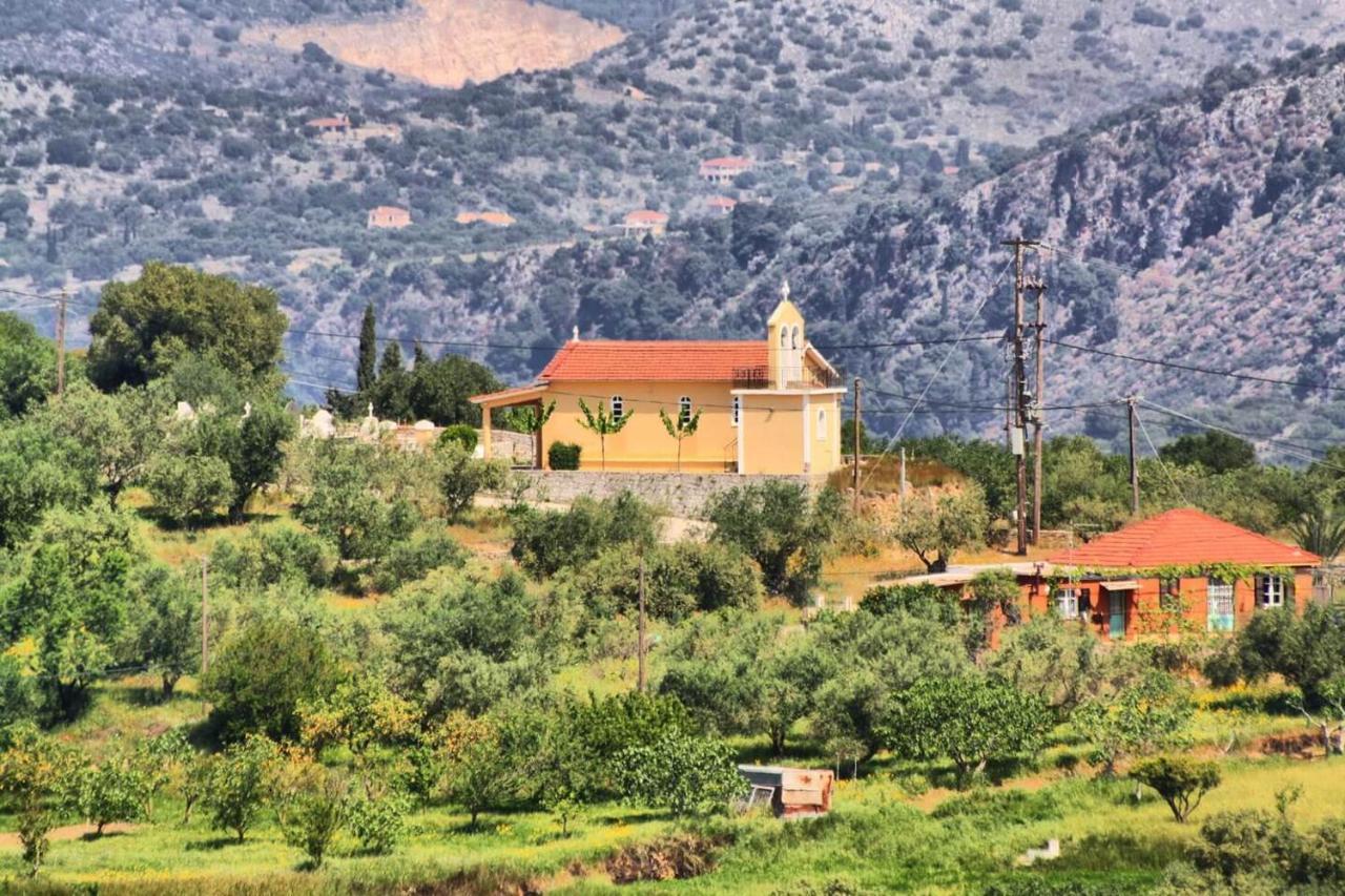 Traditional Villa Mandola Livathos  Exteriör bild